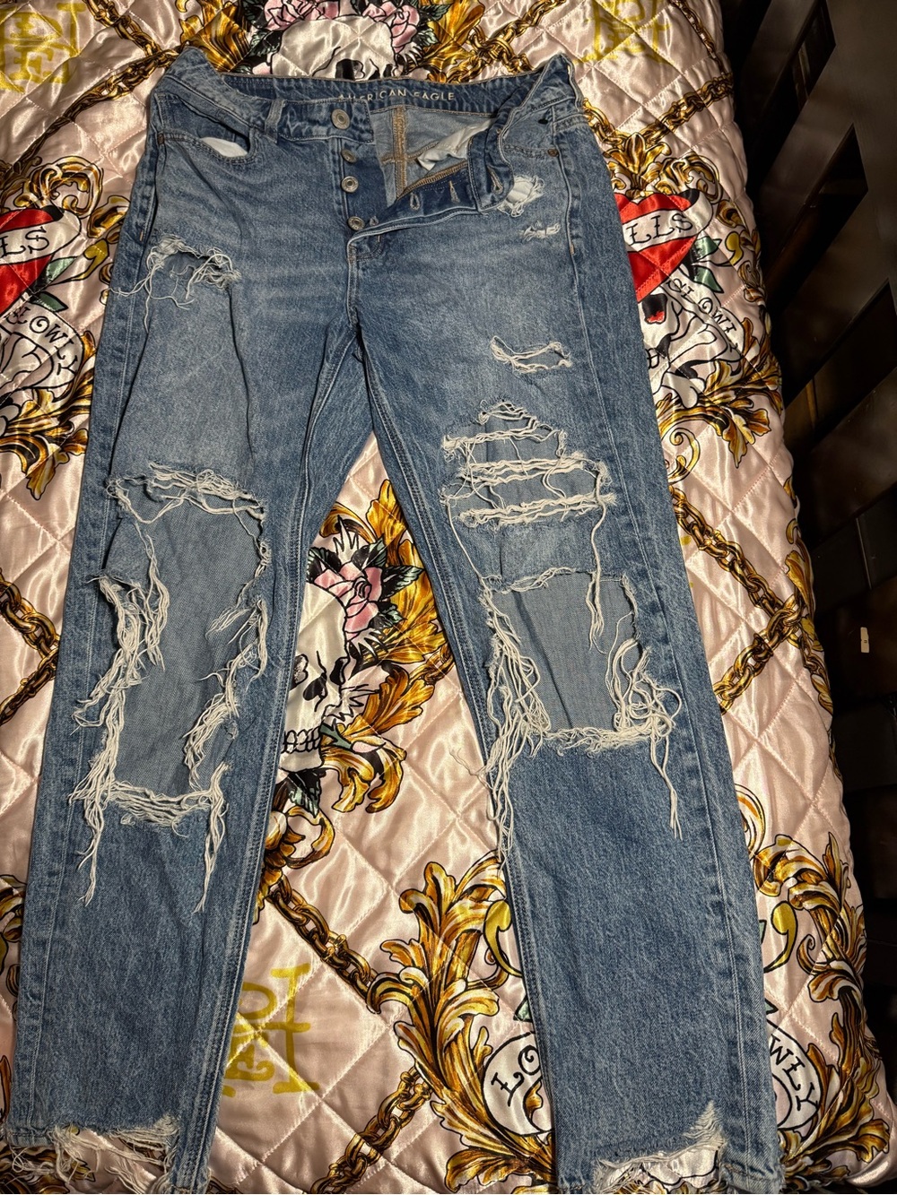 American Eagle Outfitters Light Blue Distressed Boyfriend Jeans